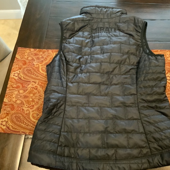 PATAGONIA Women's NANO PUFF VEST  , size S, NWT, MSRP$189 - Picture 3 of 4
